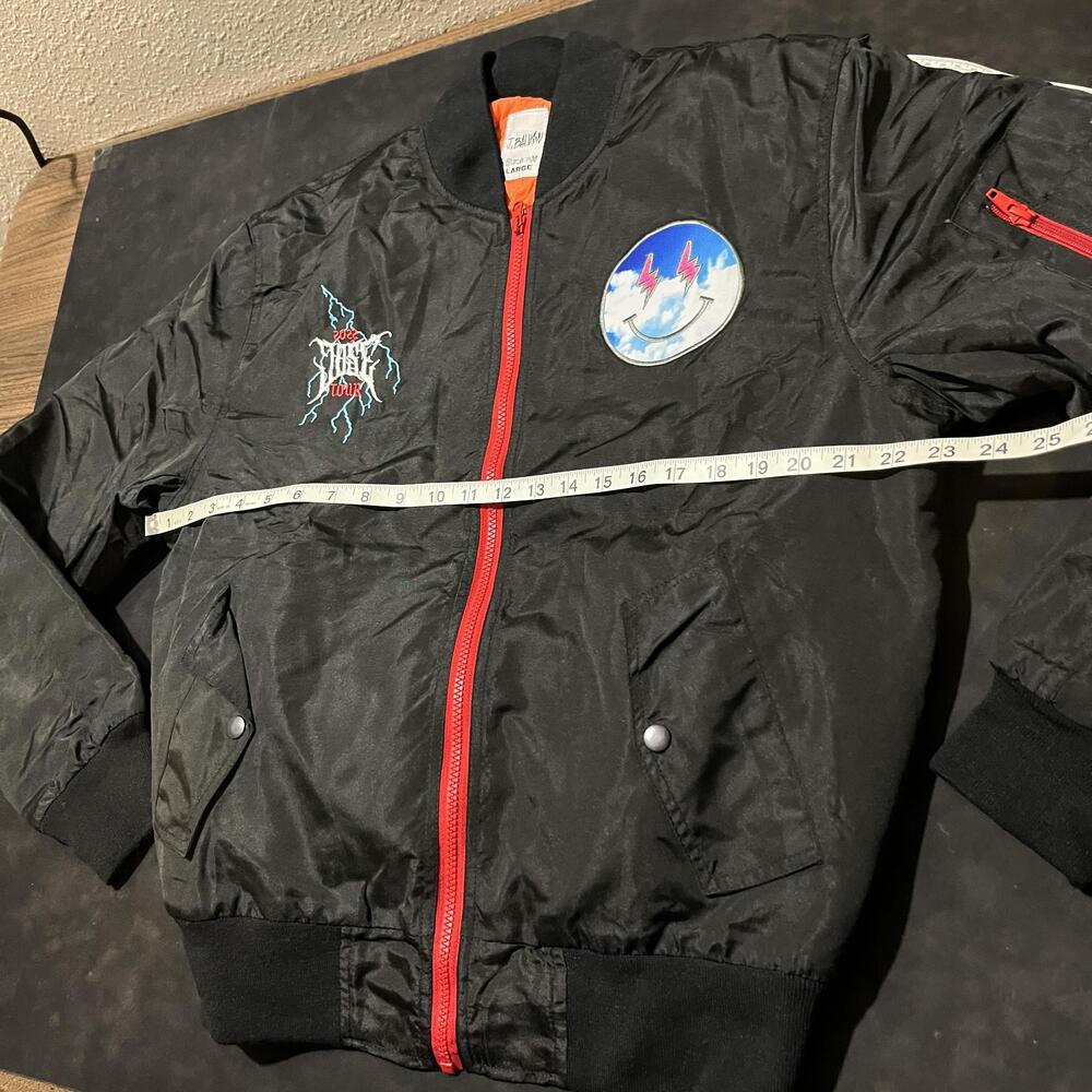 J Balvin Jacket Mens Large Black 2022 Jose Tour Bomber Smiley Lightning Patch - Picture 8 of 12